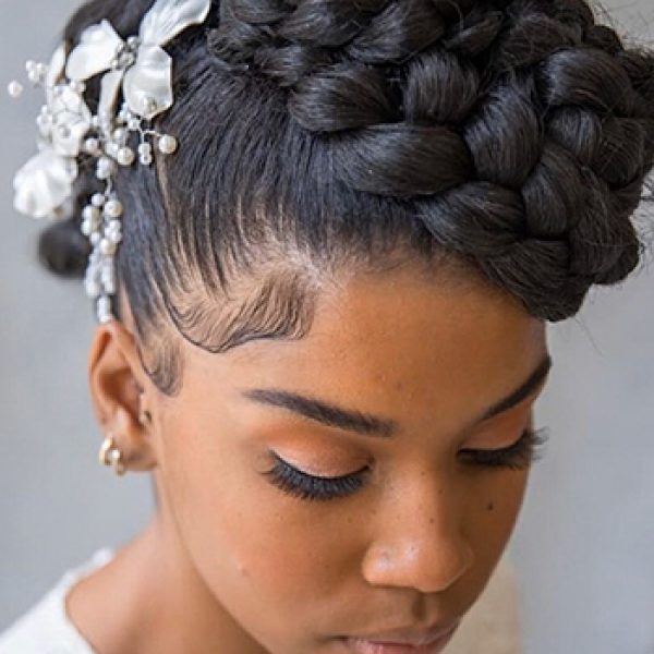 20 Gorgeous Natural Hairstyles for a Wedding