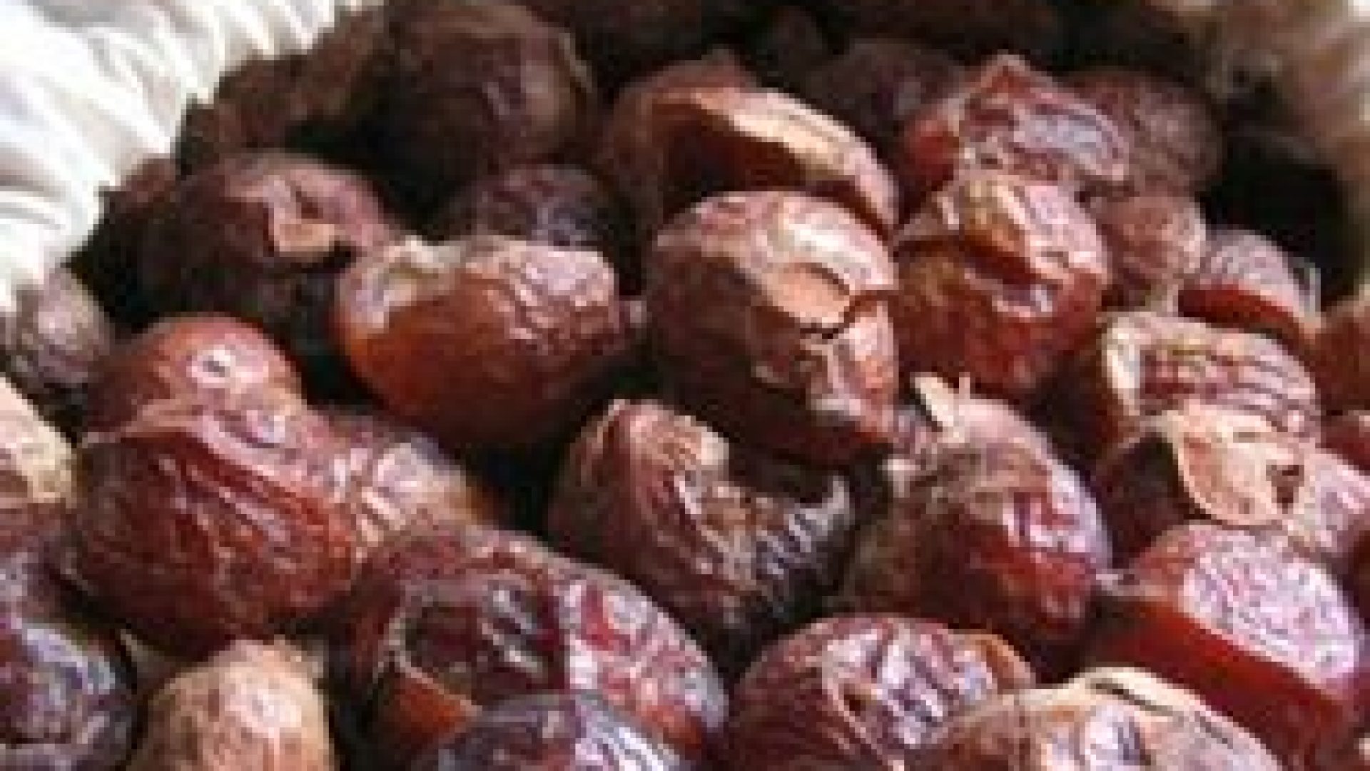 Make Your Own Citrus and Chamomile Shampoo