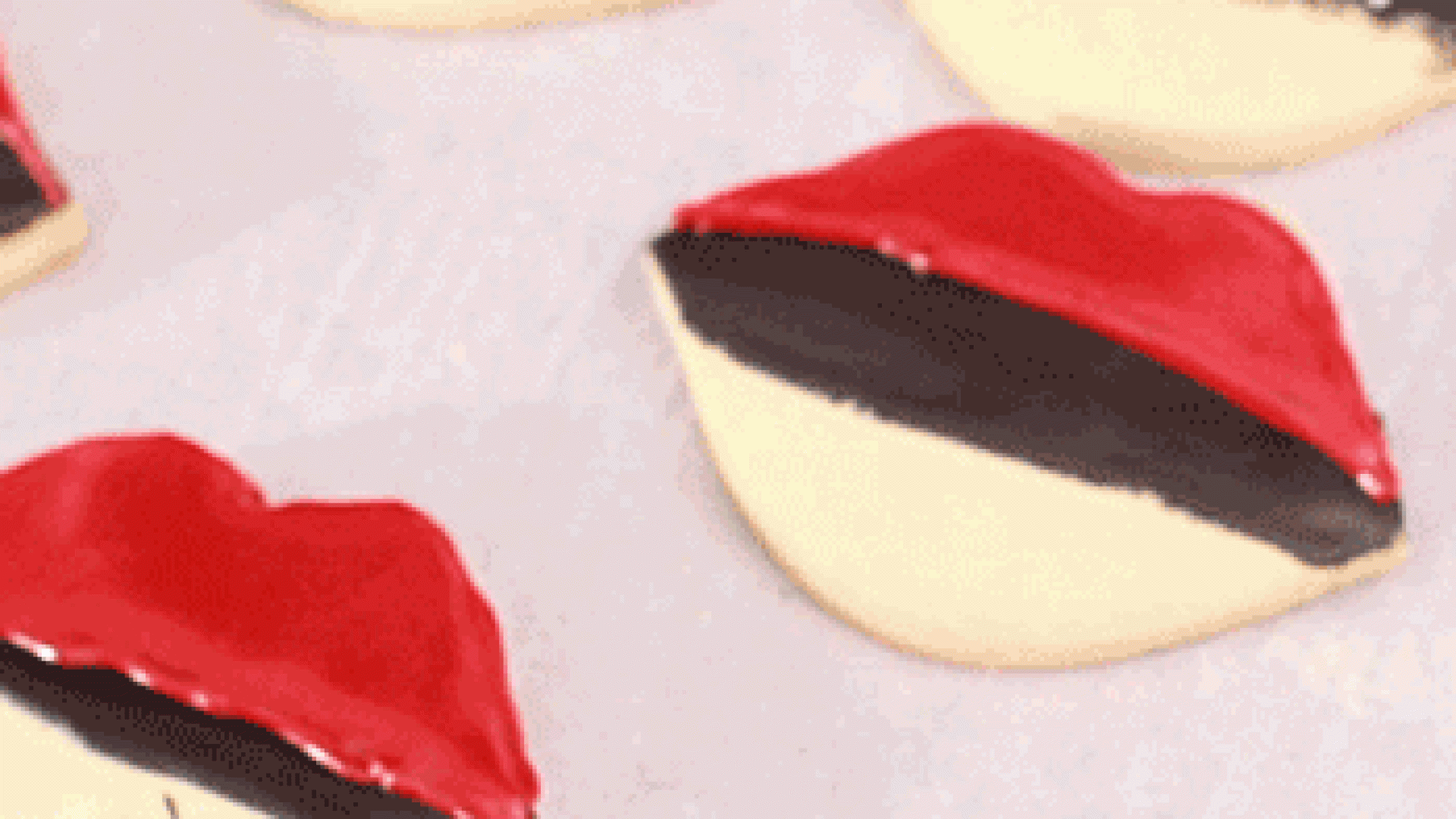 Watch Evelyn & Nikki Make Spooky Halloween Treats