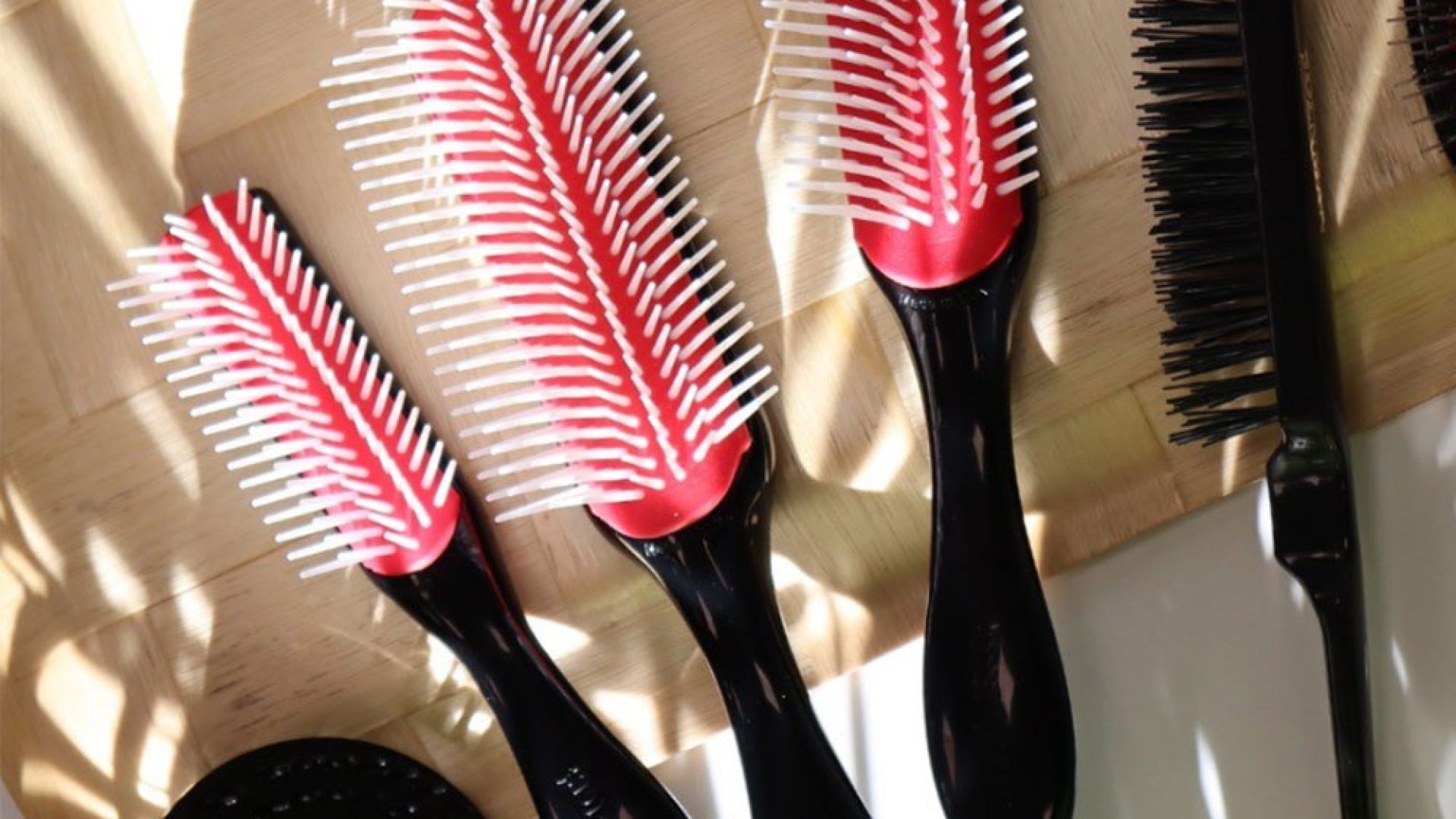 How to Choose the Right Denman Brush for Your Curls