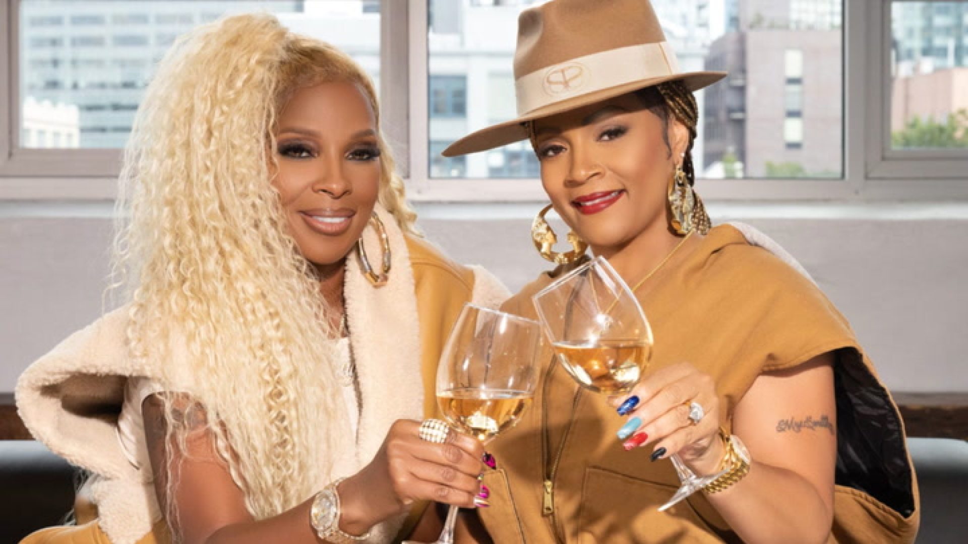 WATCH: In My Feed - Mary J. Blige & Simone I. Smith Debuts New Jewelry